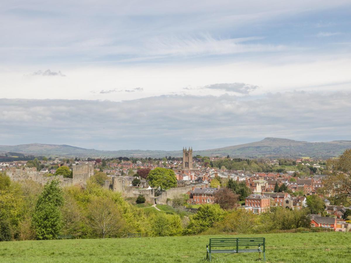 138E Old Star & Garter Mews Villa Ludlow Bagian luar foto